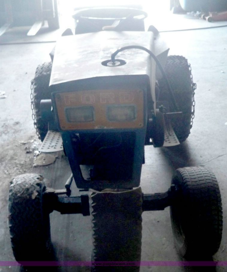 image for item 4310 Ford 140 lawn tractor