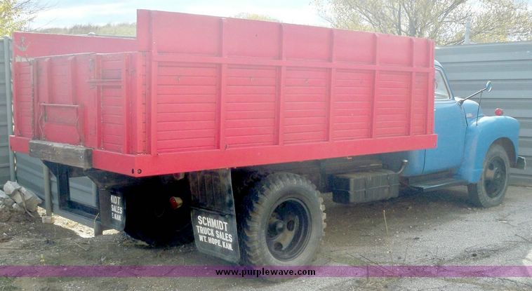 image for item 4315 1948 Chevrolet grain truck