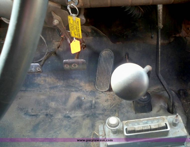 image for item 4315 1948 Chevrolet grain truck