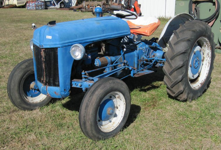 Ford 9N tractor in McPherson, KS Item 4450 sold Purple Wave