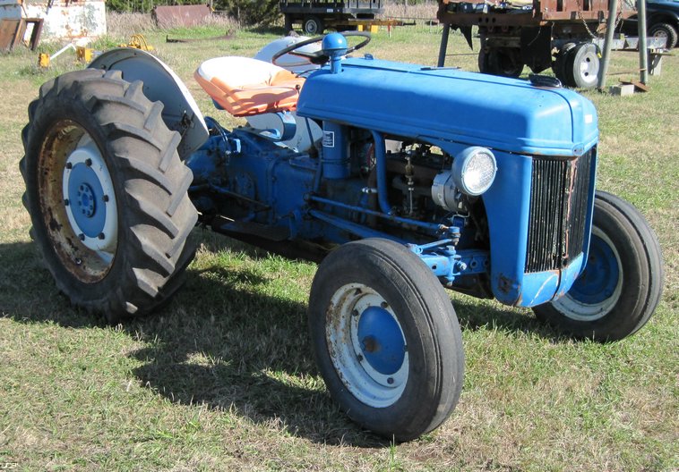 image for item 4450 Ford 9N tractor