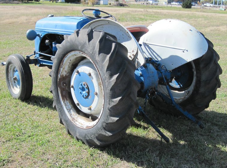 image for item 4450 Ford 9N tractor