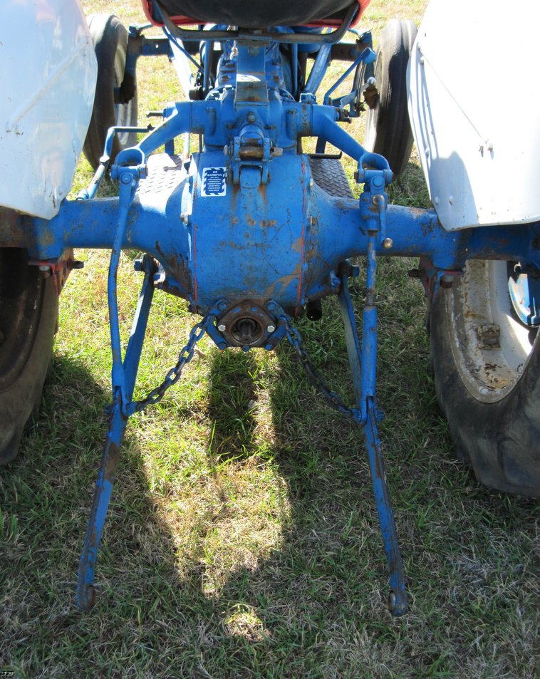 image for item 4450 Ford 9N tractor