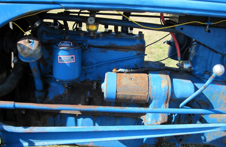 image for item 4450 Ford 9N tractor