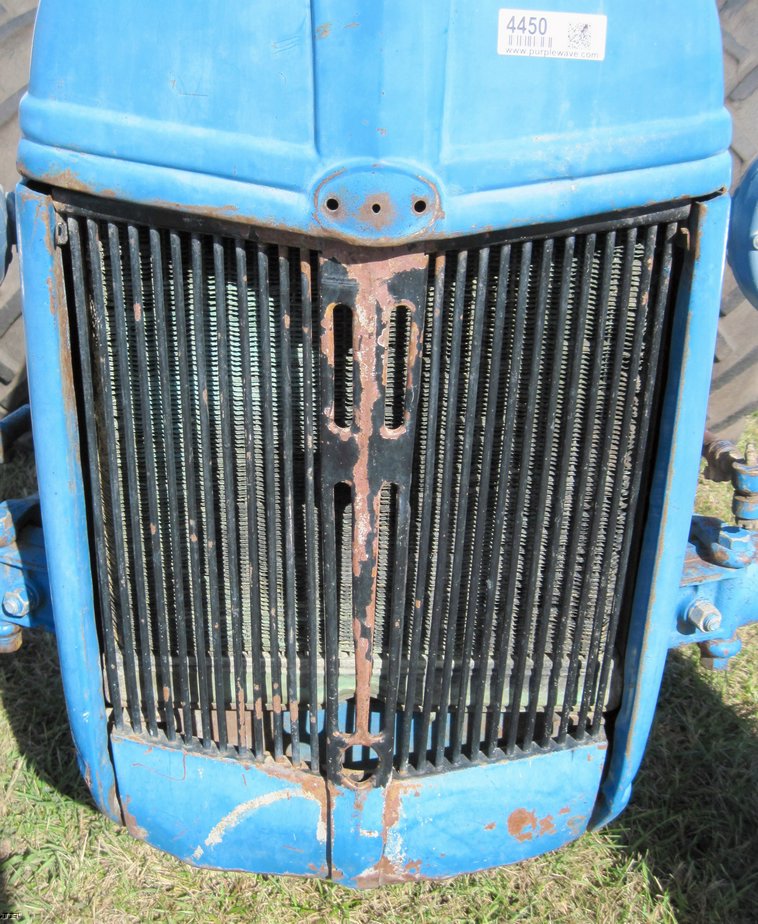 image for item 4450 Ford 9N tractor