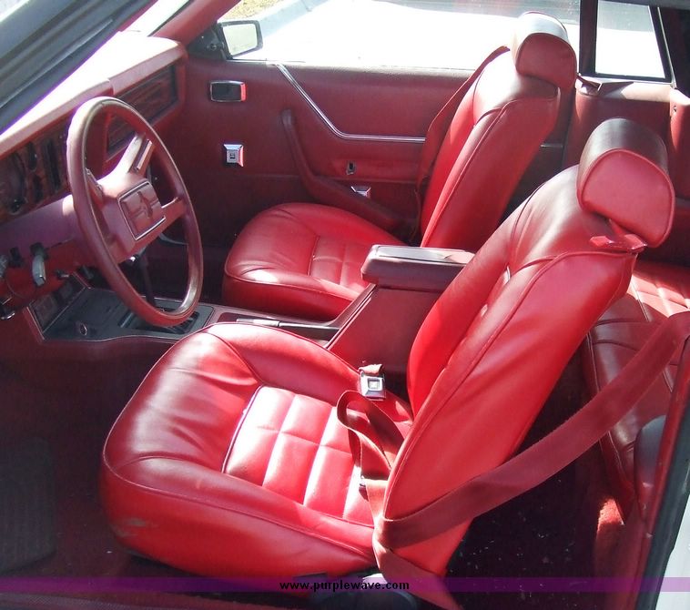 image for item 6454 1983 Ford Mustang convertible