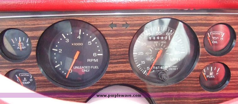 image for item 6454 1983 Ford Mustang convertible