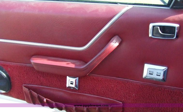 image for item 6454 1983 Ford Mustang convertible