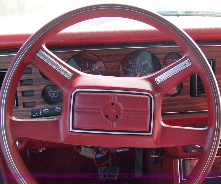 image for item 6454 1983 Ford Mustang convertible