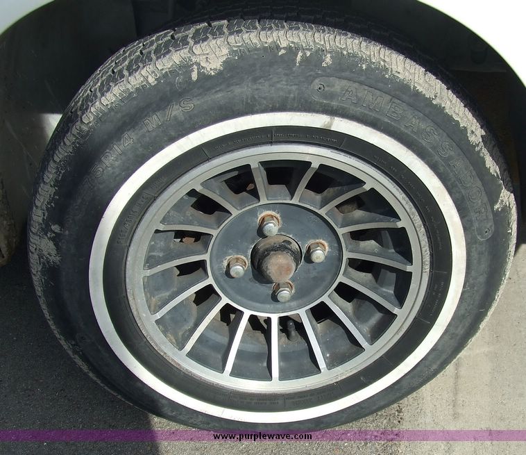 image for item 6454 1983 Ford Mustang convertible