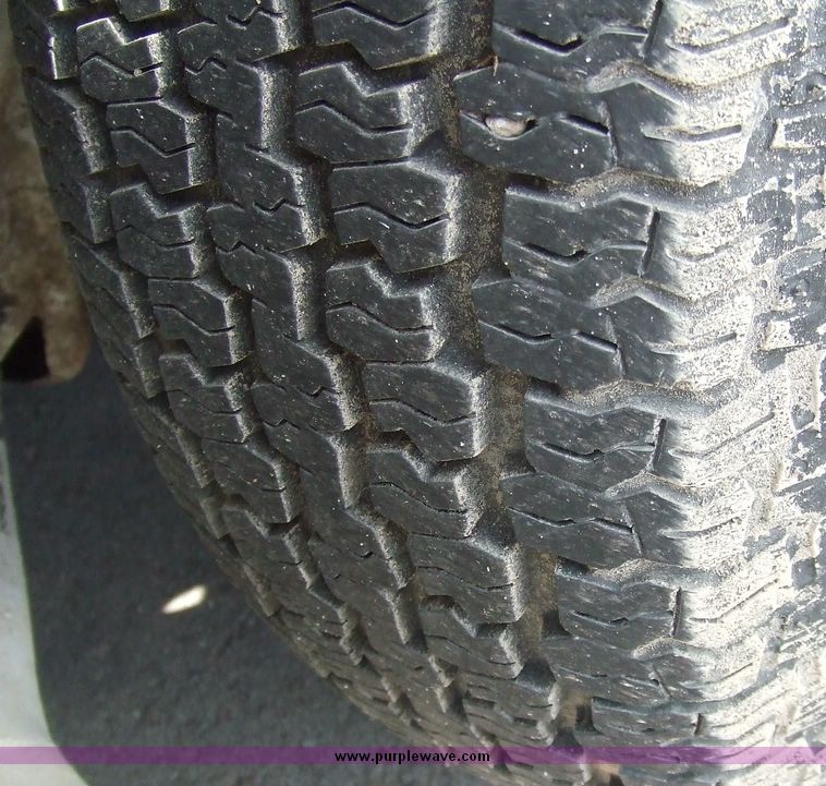 image for item 6454 1983 Ford Mustang convertible