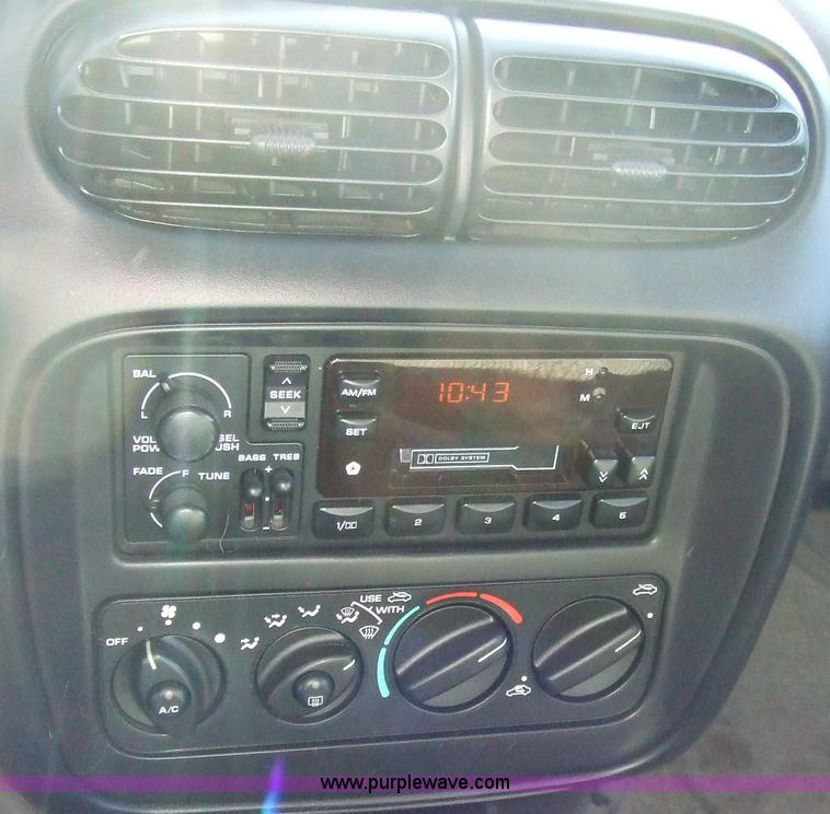 image for item 6511 1995 Dodge Stratus