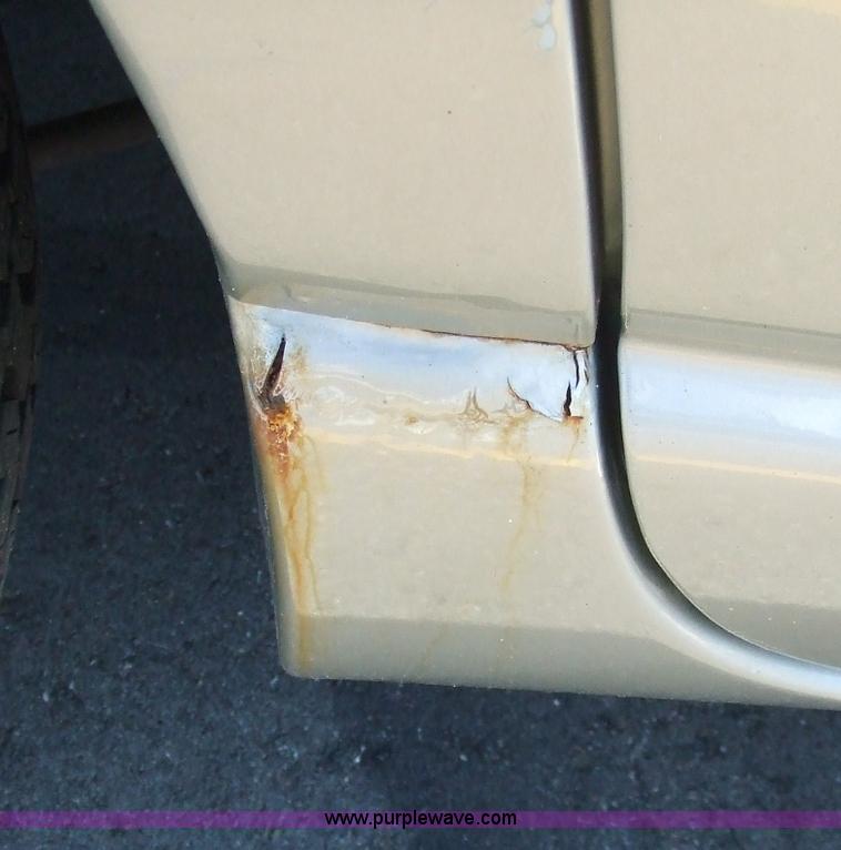 image for item 6511 1995 Dodge Stratus