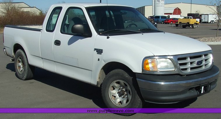 image for item 6515 1999 Ford F250 pickup truck