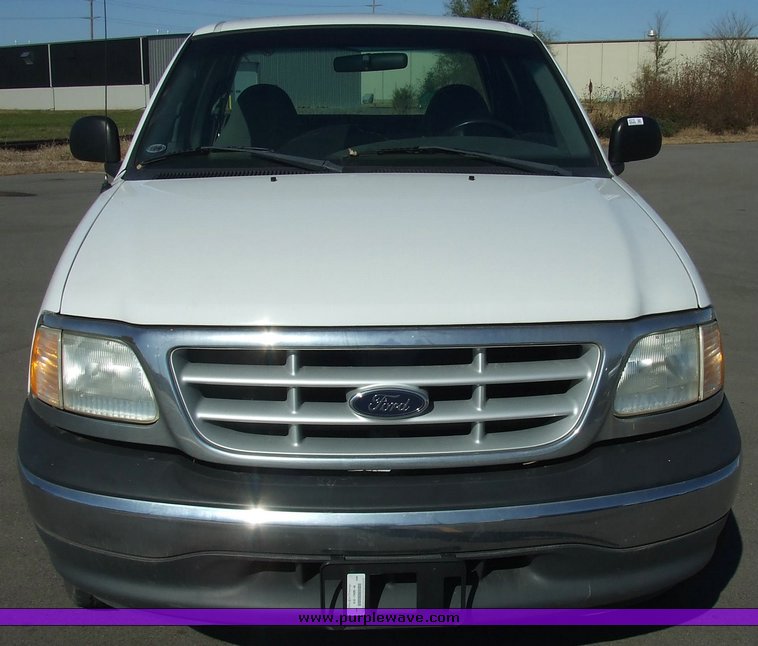 image for item 6515 1999 Ford F250 pickup truck