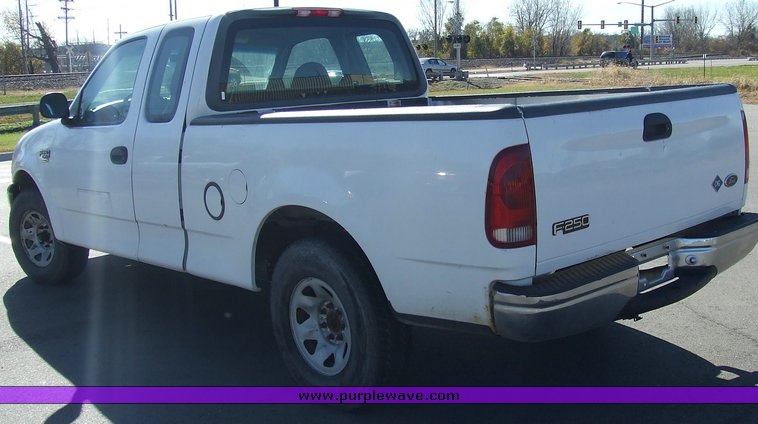 image for item 6515 1999 Ford F250 pickup truck