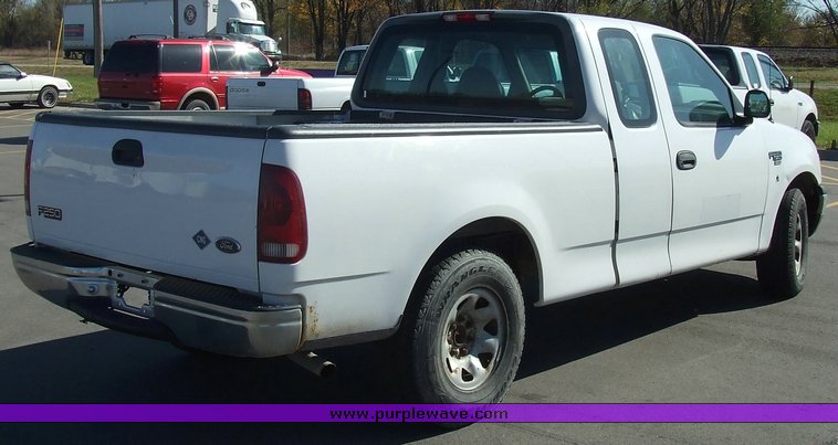 image for item 6515 1999 Ford F250 pickup truck