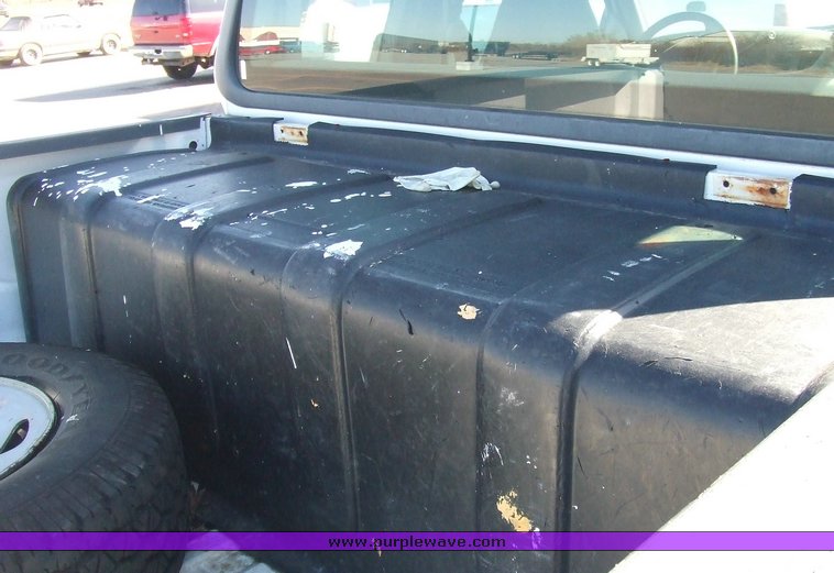 image for item 6515 1999 Ford F250 pickup truck