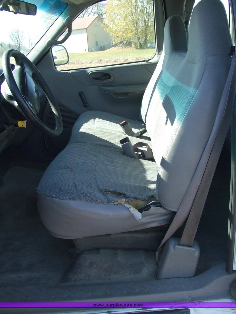 image for item 6515 1999 Ford F250 pickup truck