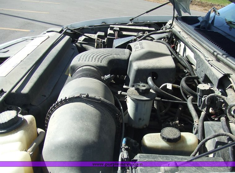 image for item 6515 1999 Ford F250 pickup truck