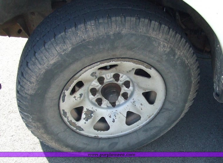 image for item 6515 1999 Ford F250 pickup truck