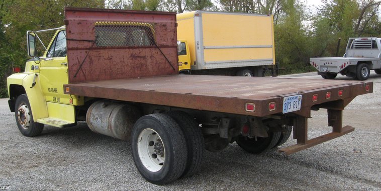 image for item 6787 1989 Ford Medium Heavy F700F truck