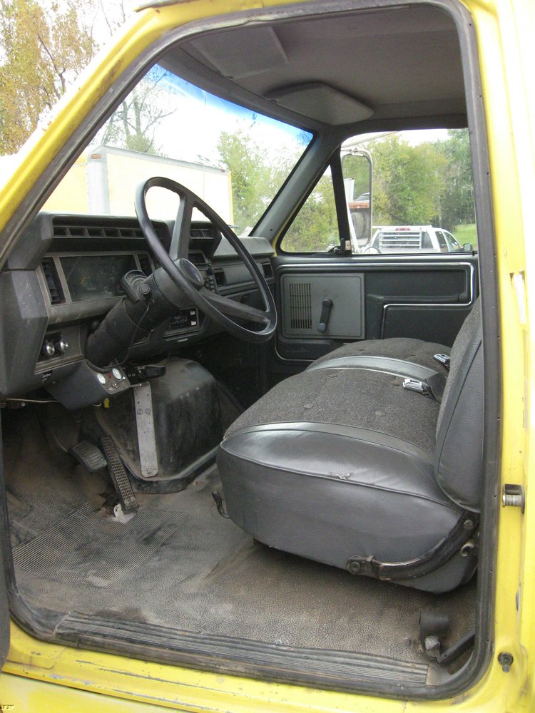 image for item 6787 1989 Ford Medium Heavy F700F truck