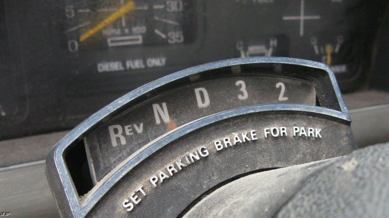 image for item 6787 1989 Ford Medium Heavy F700F truck