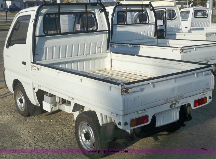 image for item 7551 1993 Mazda Scrum utility vehicle