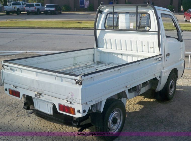 image for item 7551 1993 Mazda Scrum utility vehicle