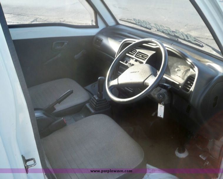 image for item 7551 1993 Mazda Scrum utility vehicle