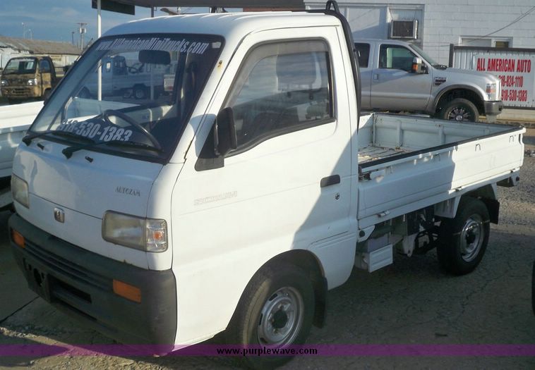 image for item 7552 1993 Mazda Scrum utility vehicle