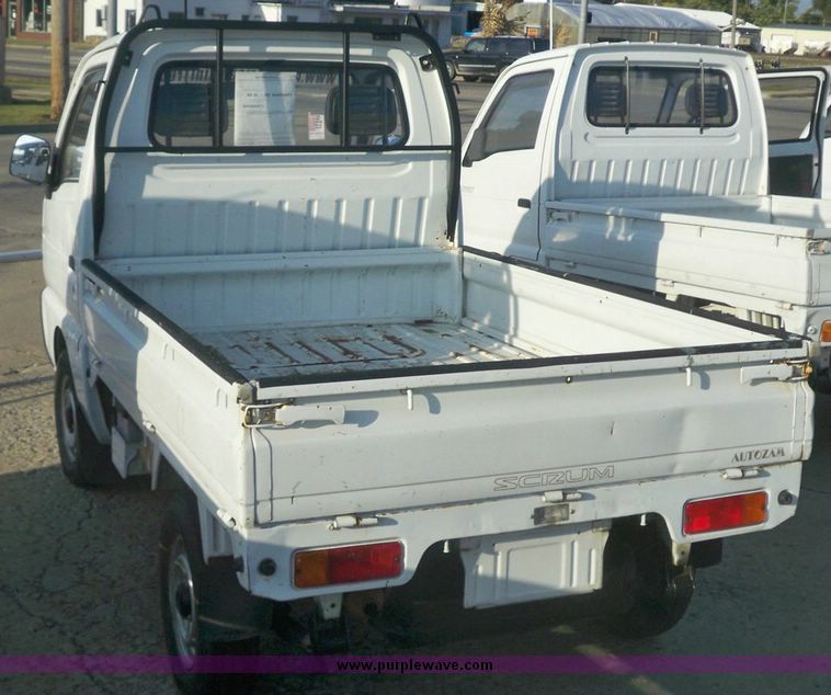 image for item 7552 1993 Mazda Scrum utility vehicle