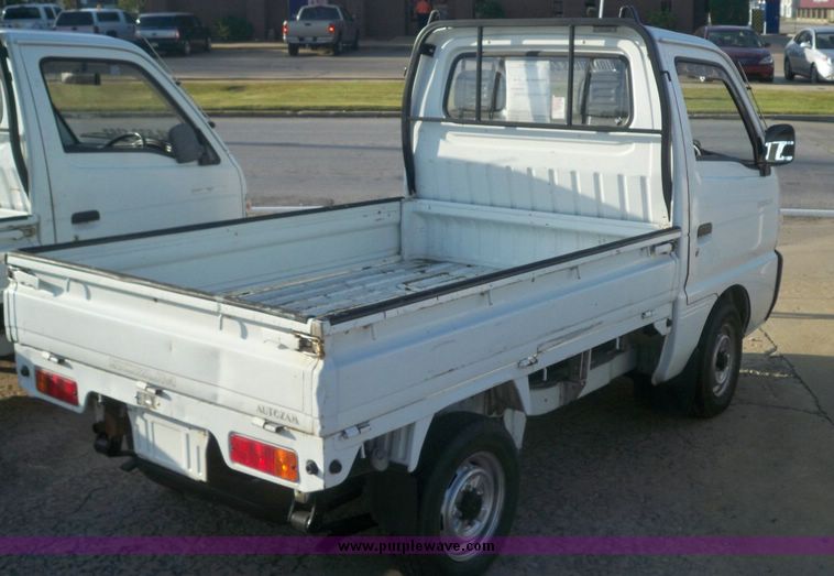 image for item 7552 1993 Mazda Scrum utility vehicle