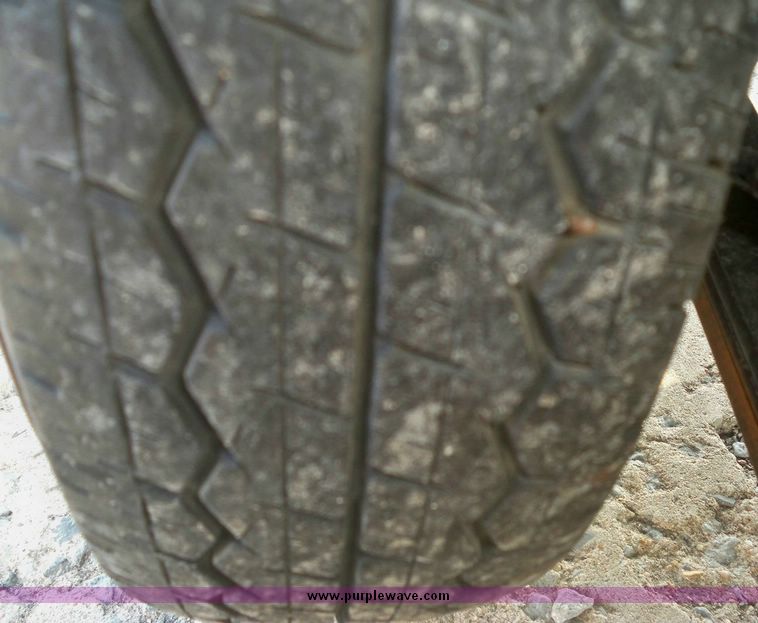 image for item 7552 1993 Mazda Scrum utility vehicle