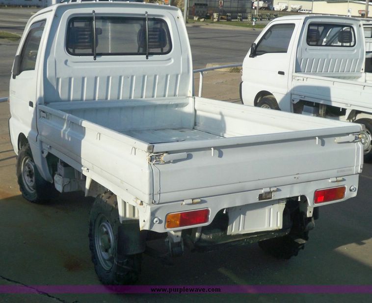 image for item 7553 1992 Suzuki utility vehicle