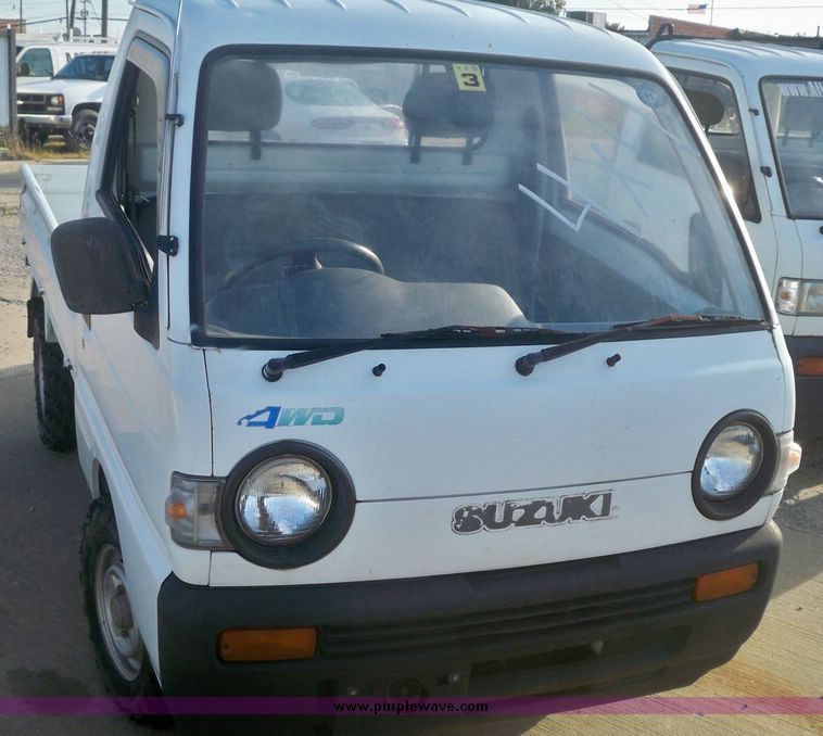 image for item 7553 1992 Suzuki utility vehicle