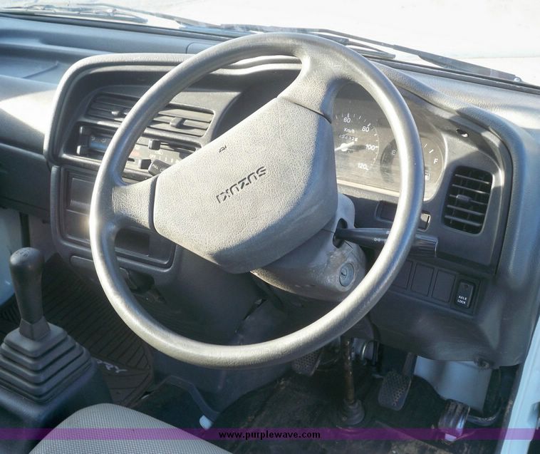 image for item 7553 1992 Suzuki utility vehicle