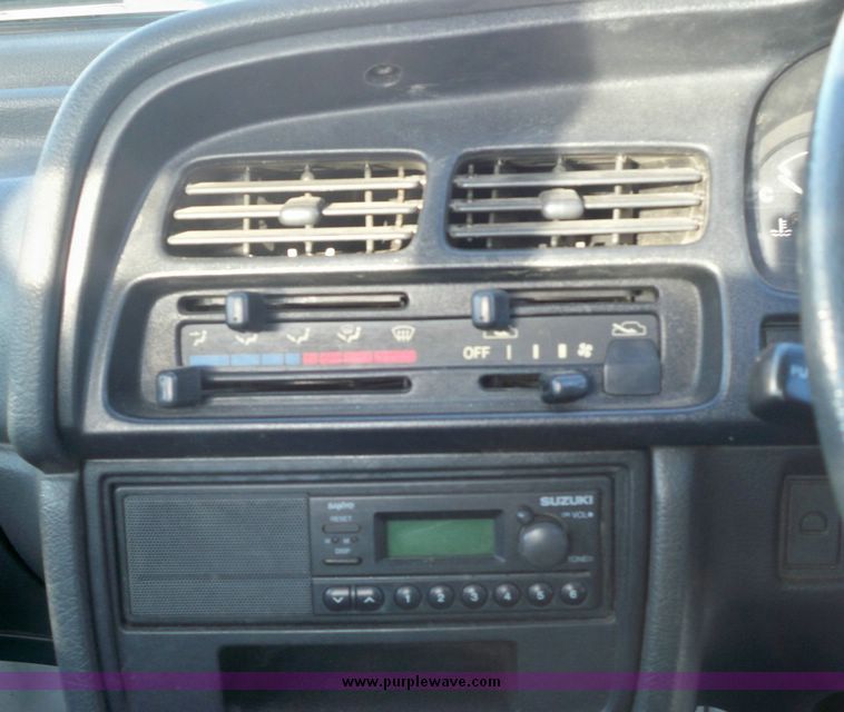 image for item 7556 1994 Suzuki utility vehicle