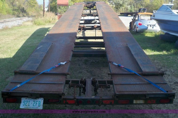 image for item 7562 2000 Kaufman 48' car hauler trailer