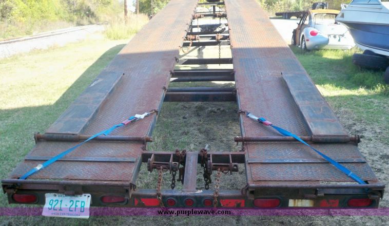 image for item 7562 2000 Kaufman 48' car hauler trailer