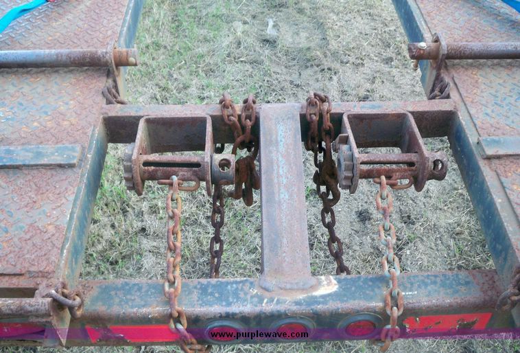 image for item 7562 2000 Kaufman 48' car hauler trailer