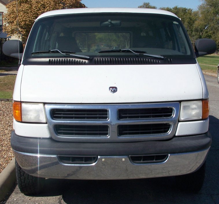 image for item 8030 1999 Dodge Ram 3500 wagon