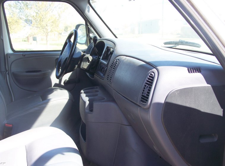 image for item 8030 1999 Dodge Ram 3500 wagon