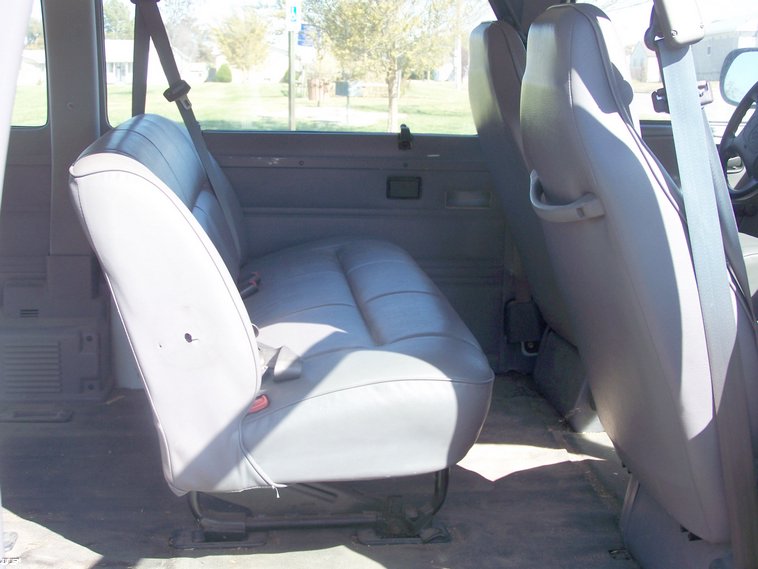 image for item 8030 1999 Dodge Ram 3500 wagon