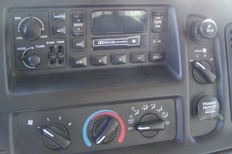 image for item 8030 1999 Dodge Ram 3500 wagon