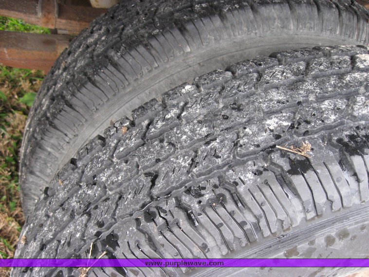 image for item 8311 1990 Ford F Super Duty pickup truck