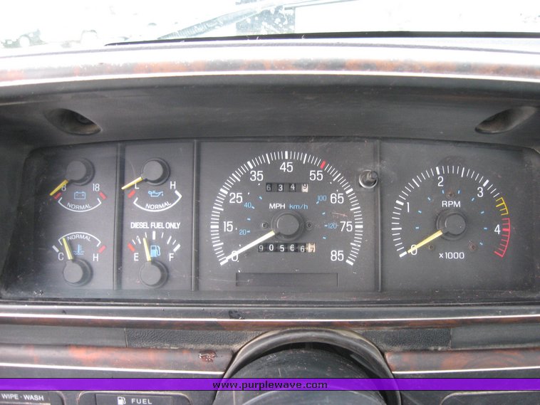 image for item 8311 1990 Ford F Super Duty pickup truck