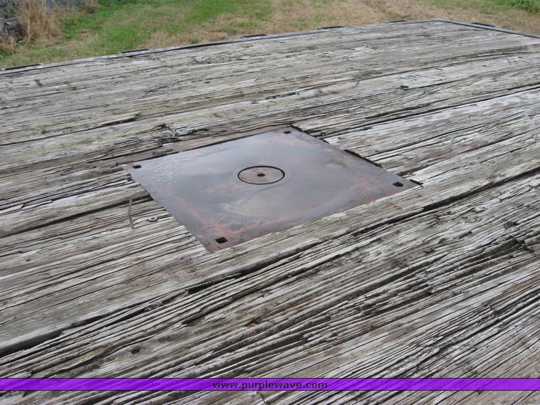 image for item 8311 1990 Ford F Super Duty pickup truck