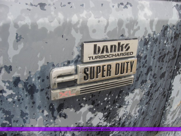 image for item 8311 1990 Ford F Super Duty pickup truck